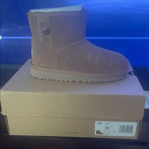 UGG Kids Boots in Chestnut Brown